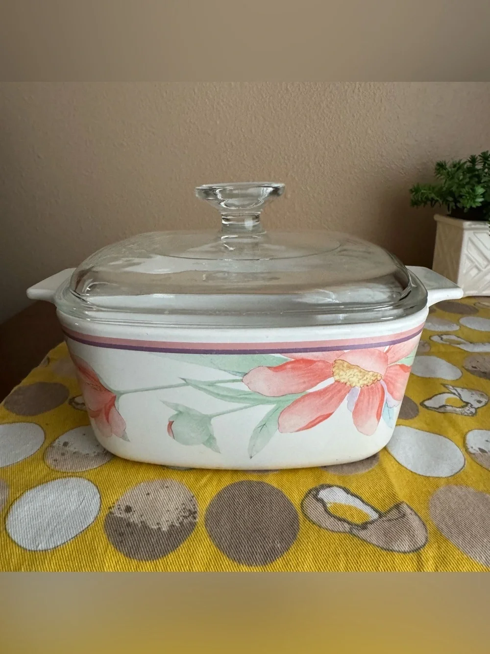 Vintage Corningware 1.5 liter Peony Floral square dish with lid